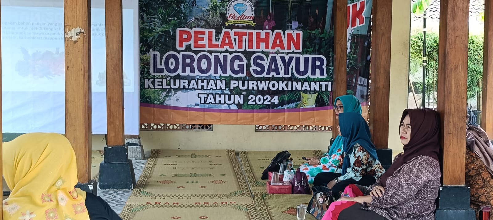 PELATIHAN LORONG SAYUR DI RTHP KELURAHAN PURWOKINANTI