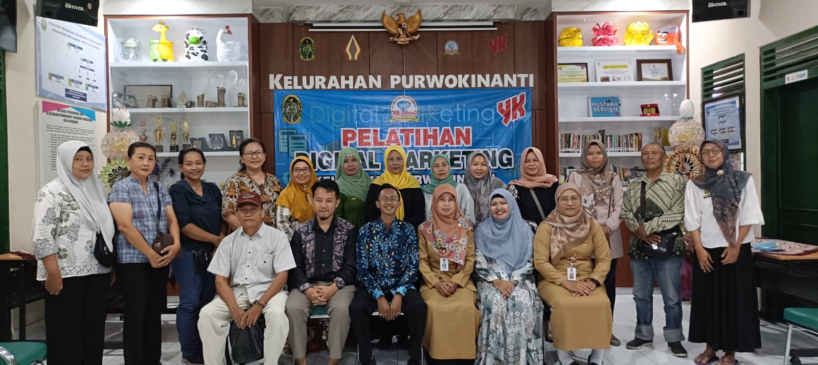 PELATIHAN MARKETING DIGITAL KELURAHAN PURWOKINANTI